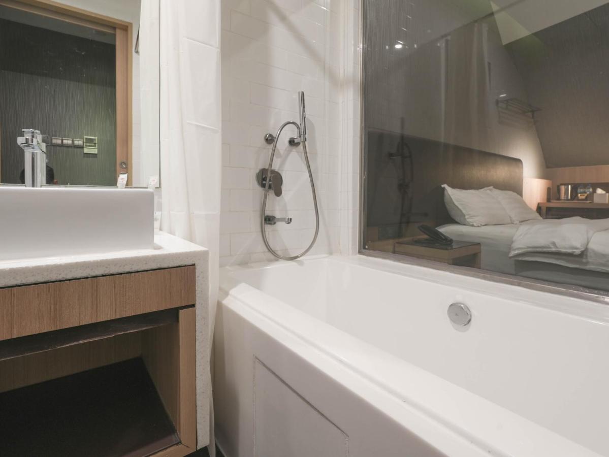 Amrise Hotel Kitchener Singapore Exterior photo